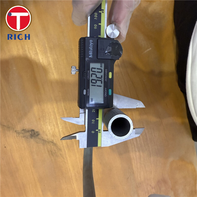 Tubo em forma de U de aço inoxidável dobrado a frio TP304/304L TP316/316L TP321 para aplicações em trocadores de calor